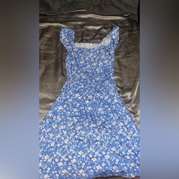 Red and Blue Floral Embroidered Crop Top - Picture 15 of 16